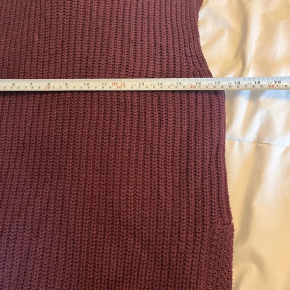 Wilfred Durandal Merino Wool Sleeveless Mock Neck Tunic
Sweater  Burgundy XS - Picture 11 of 13